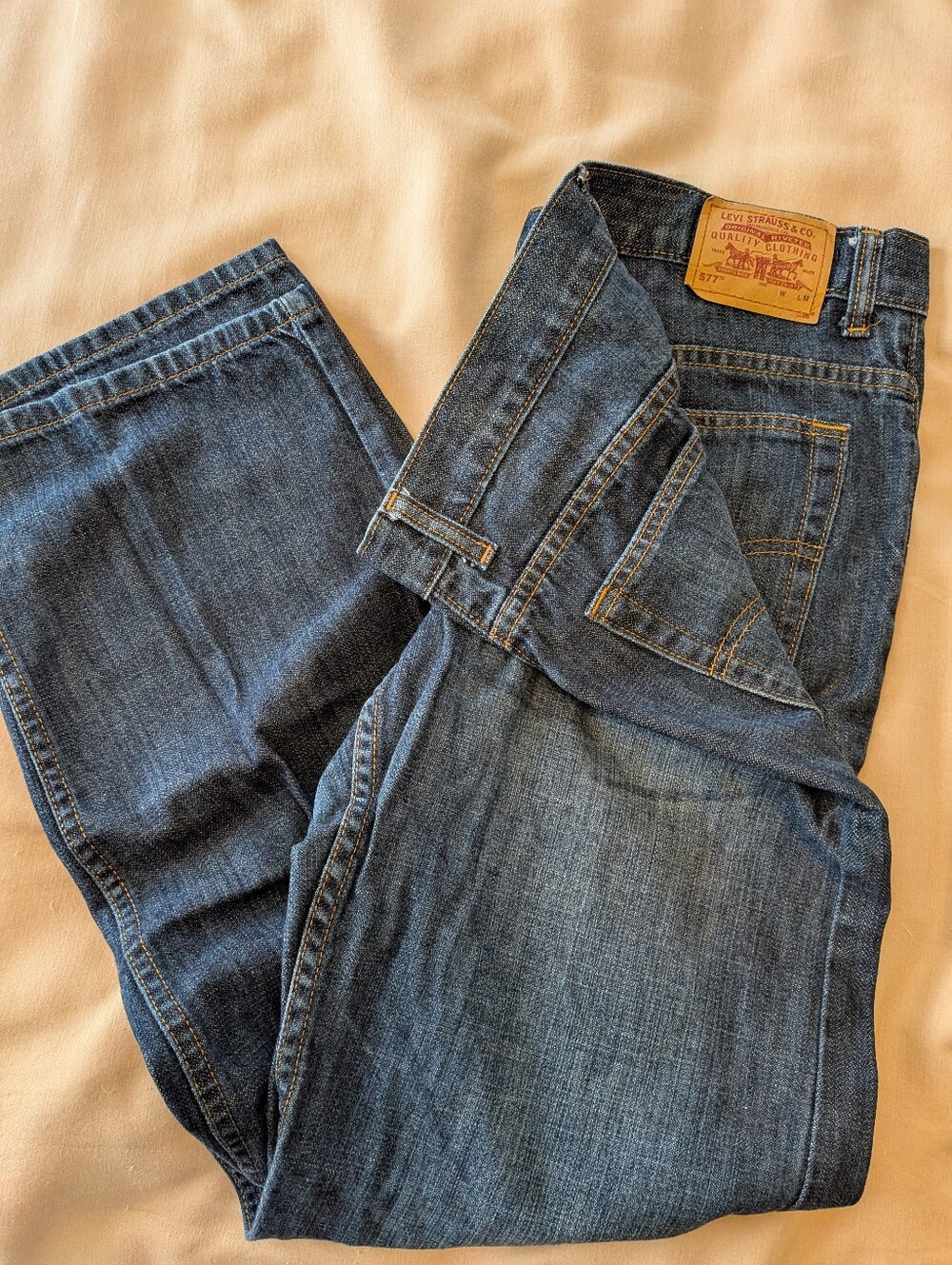 Levi's Woman's Lower Rise Loose Fit  Dark Blue Straight-Leg Denim Jeans